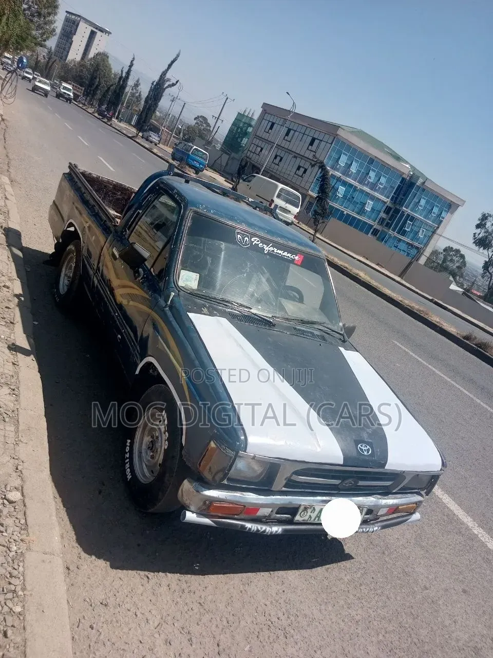Toyota Hilux 1600 SWB 1984 Blue