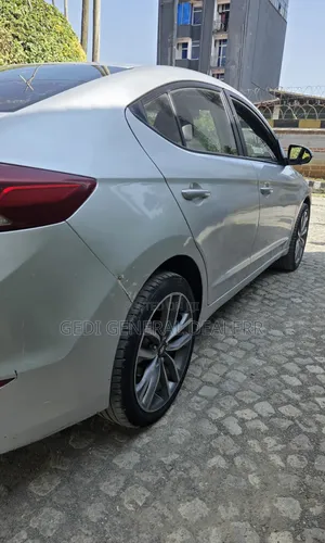 Hyundai Avante 2016 Silver