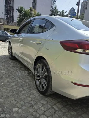 Hyundai Avante 2016 Silver