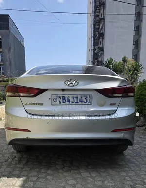 Hyundai Avante 2016 Silver