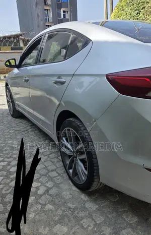 Hyundai Avante 2016 Silver