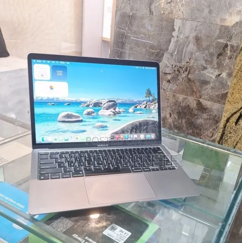 New Laptop Apple MacBook Air 2020 M1 8GB Apple M1 SSD 256GB