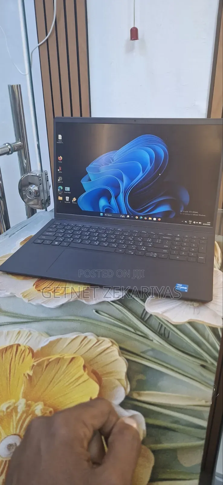 New Laptop Dell Vostro 3520 8GB Intel Core i3 SSD 512GB
