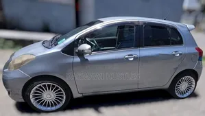 Toyota Yaris 2010 Silver