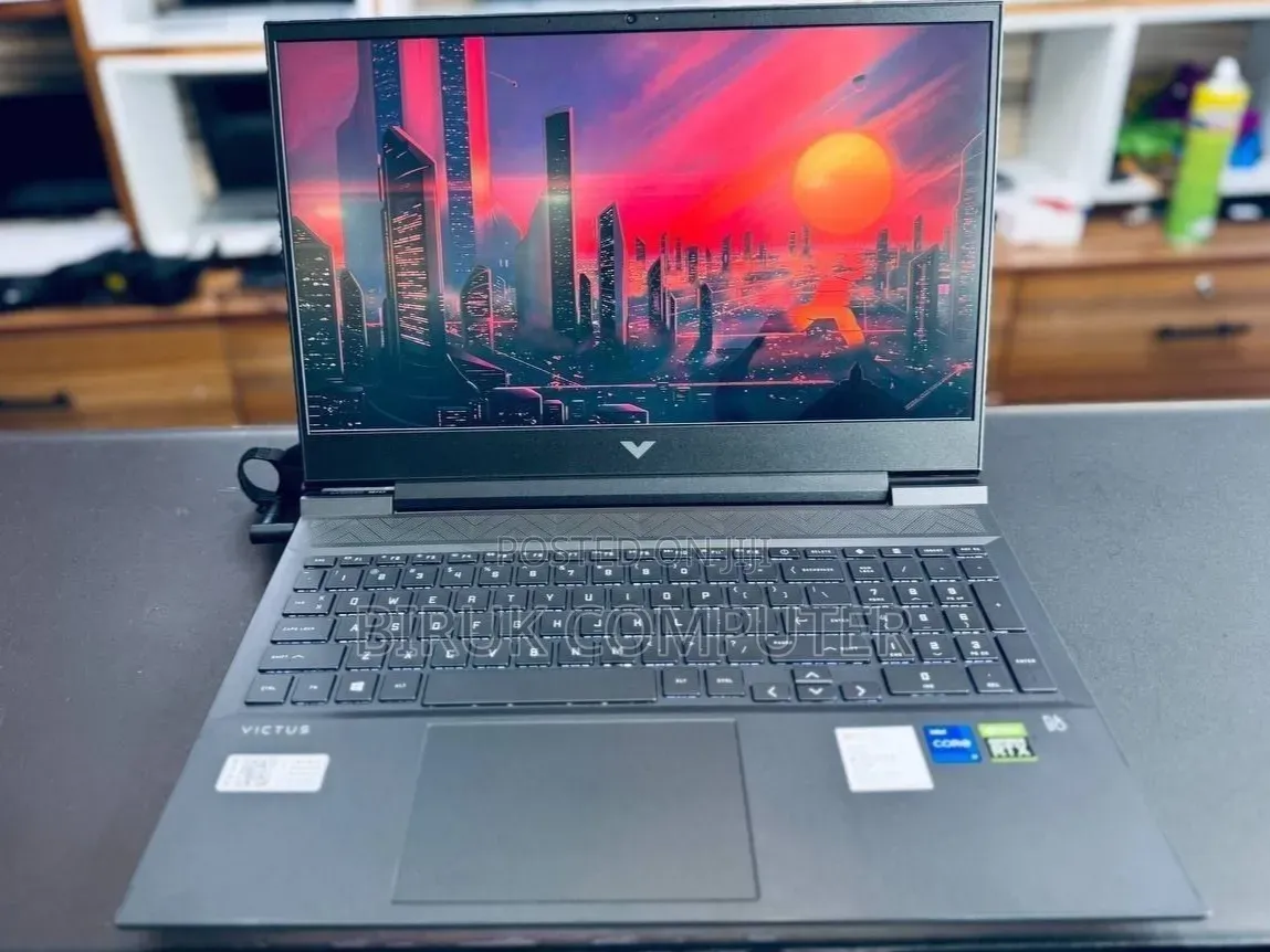 New Laptop HP Victus 16 16GB Intel Core i7 SSD 512GB