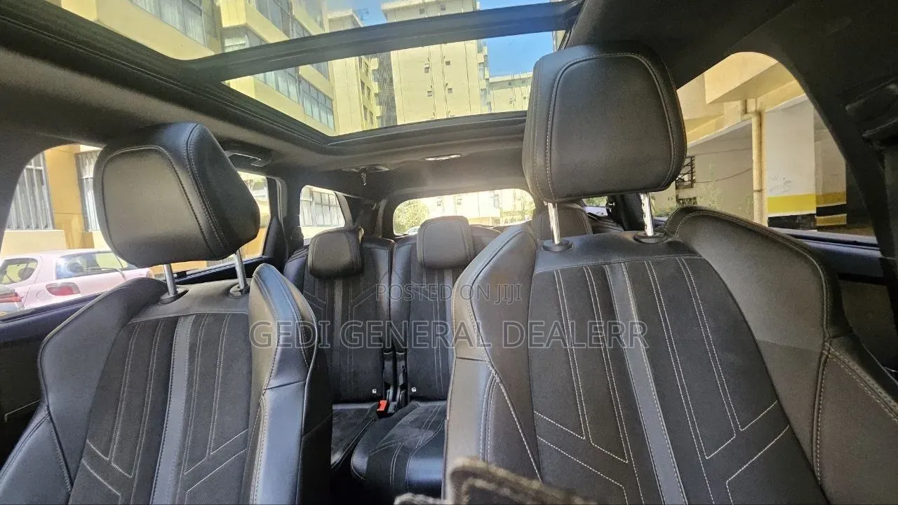 Peugeot 5008 2021 Gray