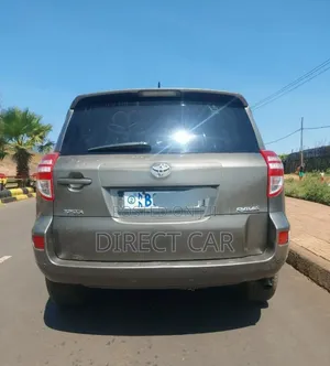 Toyota RAV4 2011 Silver