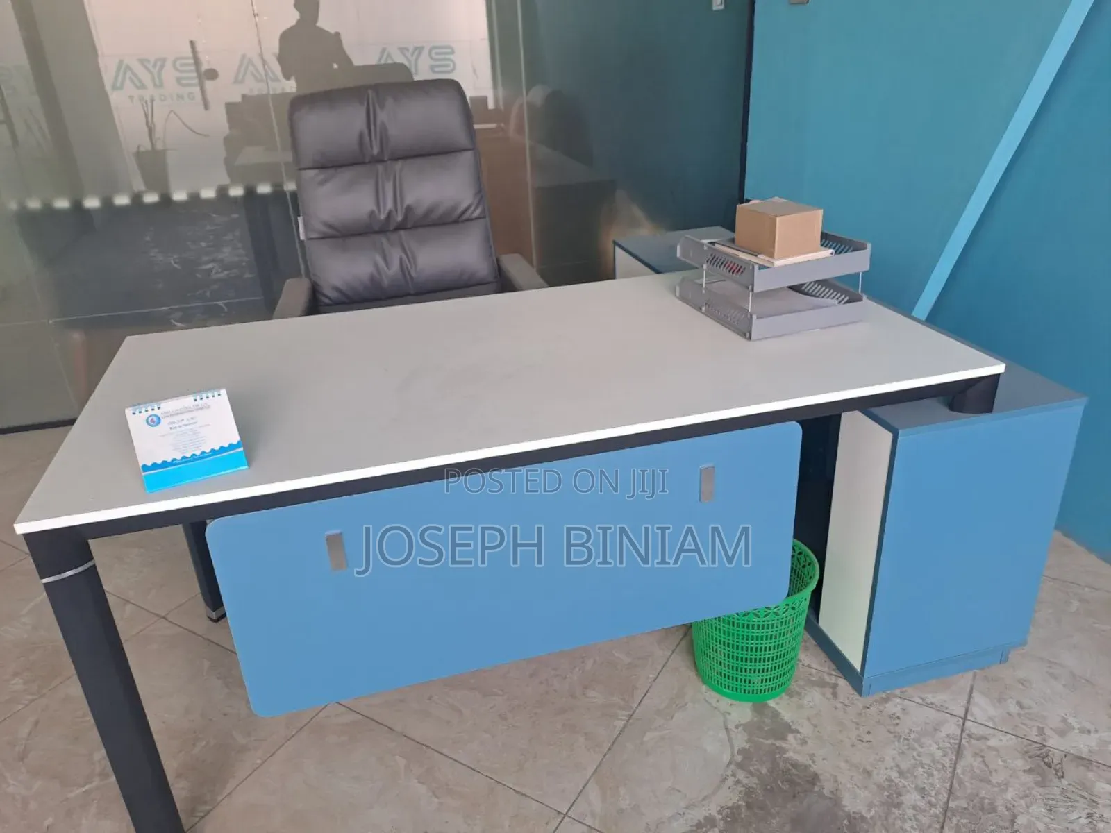 Managerial Table and Chair