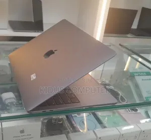New Laptop Apple MacBook Pro 2019 8GB Intel Core i5 SSD 128GB
