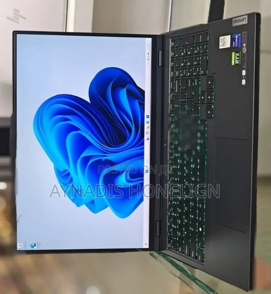 New Laptop Lenovo Legion Pro 7 16GB Intel Core i9 SSD 1T