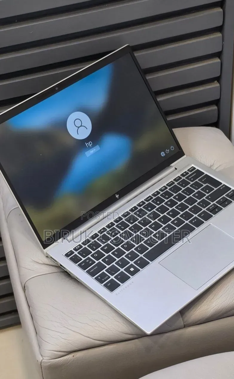 New Laptop HP EliteBook 840 G10 16GB Intel Core i5 SSD 512GB