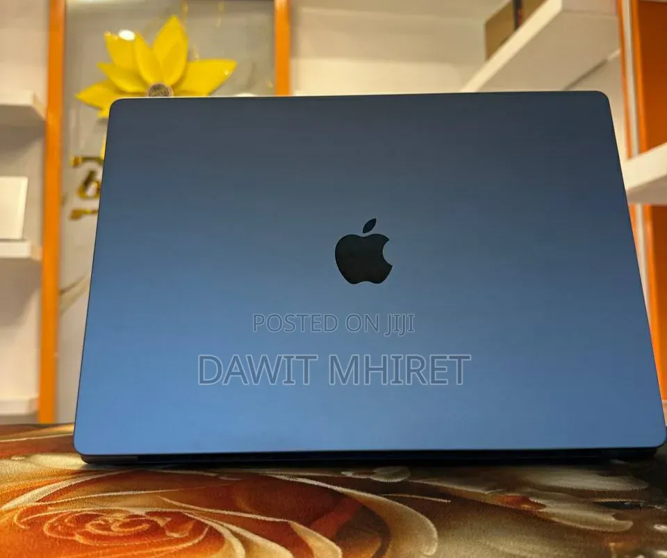 New Laptop Apple MacBook Pro 2021 M1 32GB Apple M1 Pro SSD 1T