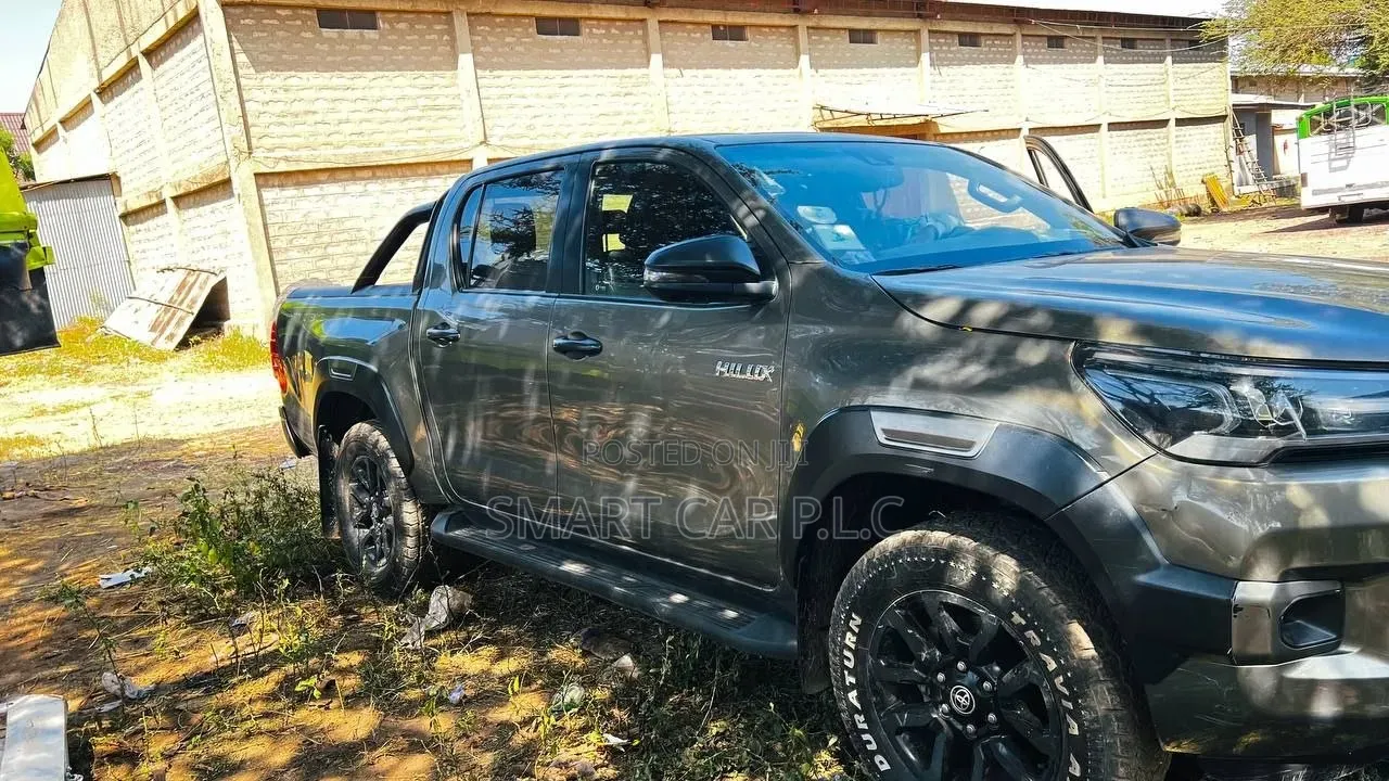 Toyota Hilux Revo Double Cab Deisel 2.4 AWD 2021 Gray