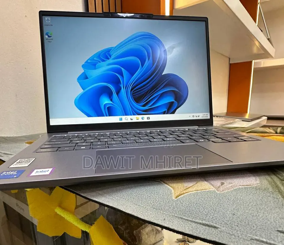 New Laptop Lenovo ThinkBook 13 16GB Intel Core i5 SSD 512GB