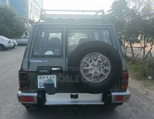 Nissan Patrol 1995 Green