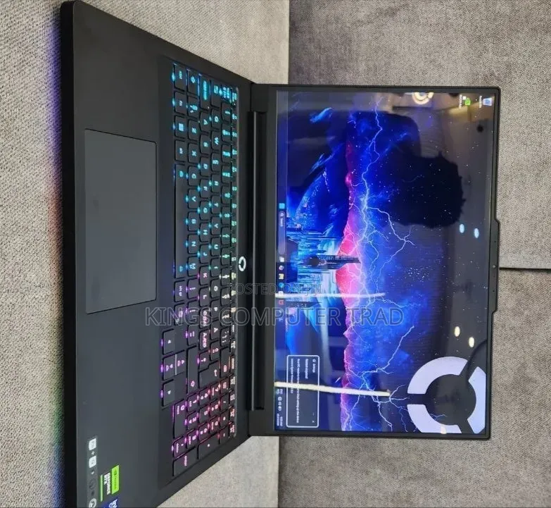 New Laptop Lenovo Legion Pro 7 32GB Intel Core Ultra 9 SSD 2T