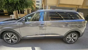 Peugeot 5008 2020 Gray