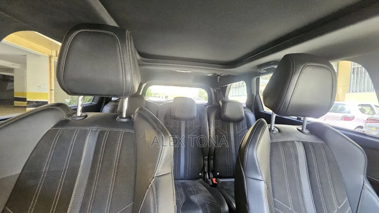 Peugeot 5008 2020 Gray