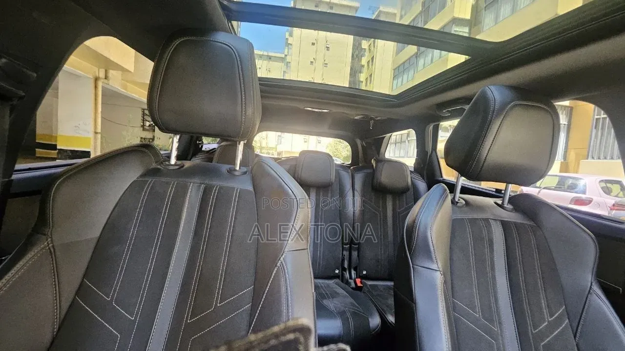 Peugeot 5008 2020 Gray