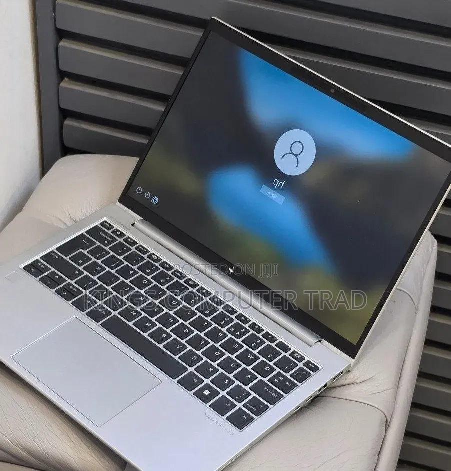 New Laptop HP Elitebook 830 G11 16GB Intel Core i5 SSD 512GB