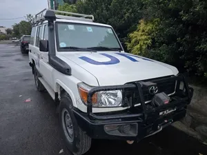 Toyota Land Cruiser 3.3 Diesel 4WD 2021 White