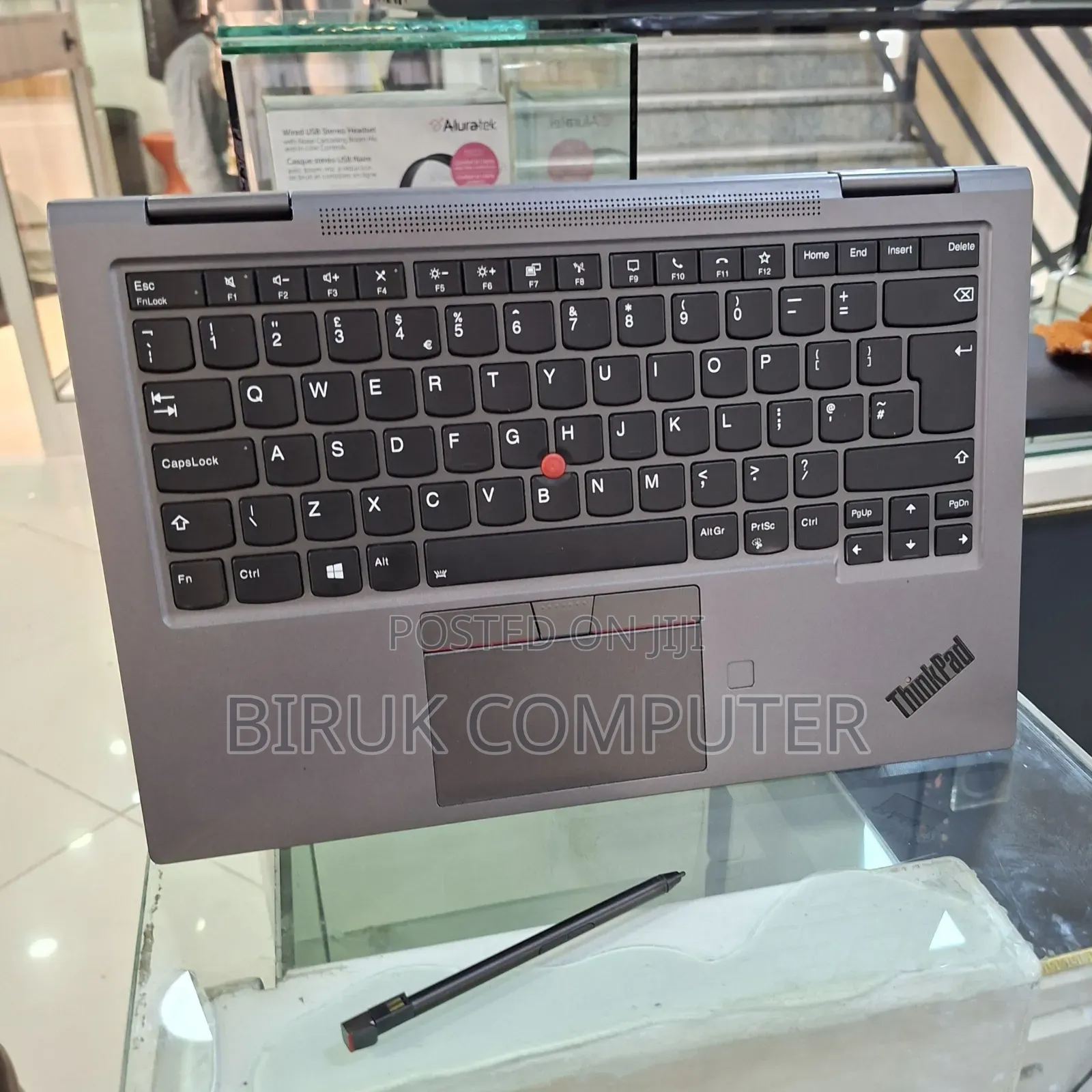 New Laptop Lenovo ThinkPad X1 Yoga 16GB Intel Core i7 SSD 512GB