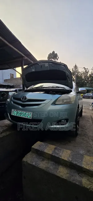 Toyota Yaris 1.0 VVT-i 2008 Green