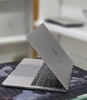 New Laptop Apple MacBook Pro 2020 32GB Intel Core i7 SSD 1T