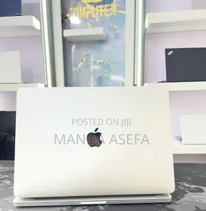 New Laptop Apple MacBook Pro 2022 M2 16GB Apple M2 SSD 256GB