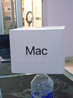 New Laptop Apple 24GB SSD 512GB