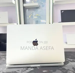 New Laptop Apple MacBook Pro 2022 M2 16GB Apple M2 SSD 256GB
