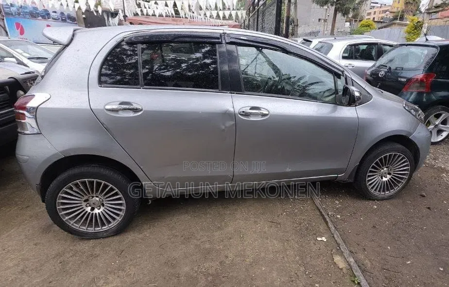 Toyota Yaris 2008 Gray
