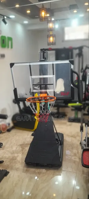 Basketball Stand 
ስትጫወቱ ማያደናቅፍ
Spalding