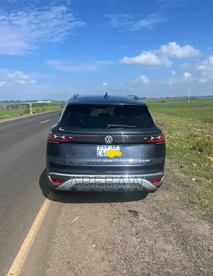 Volkswagen ID.6 2022 Blue
