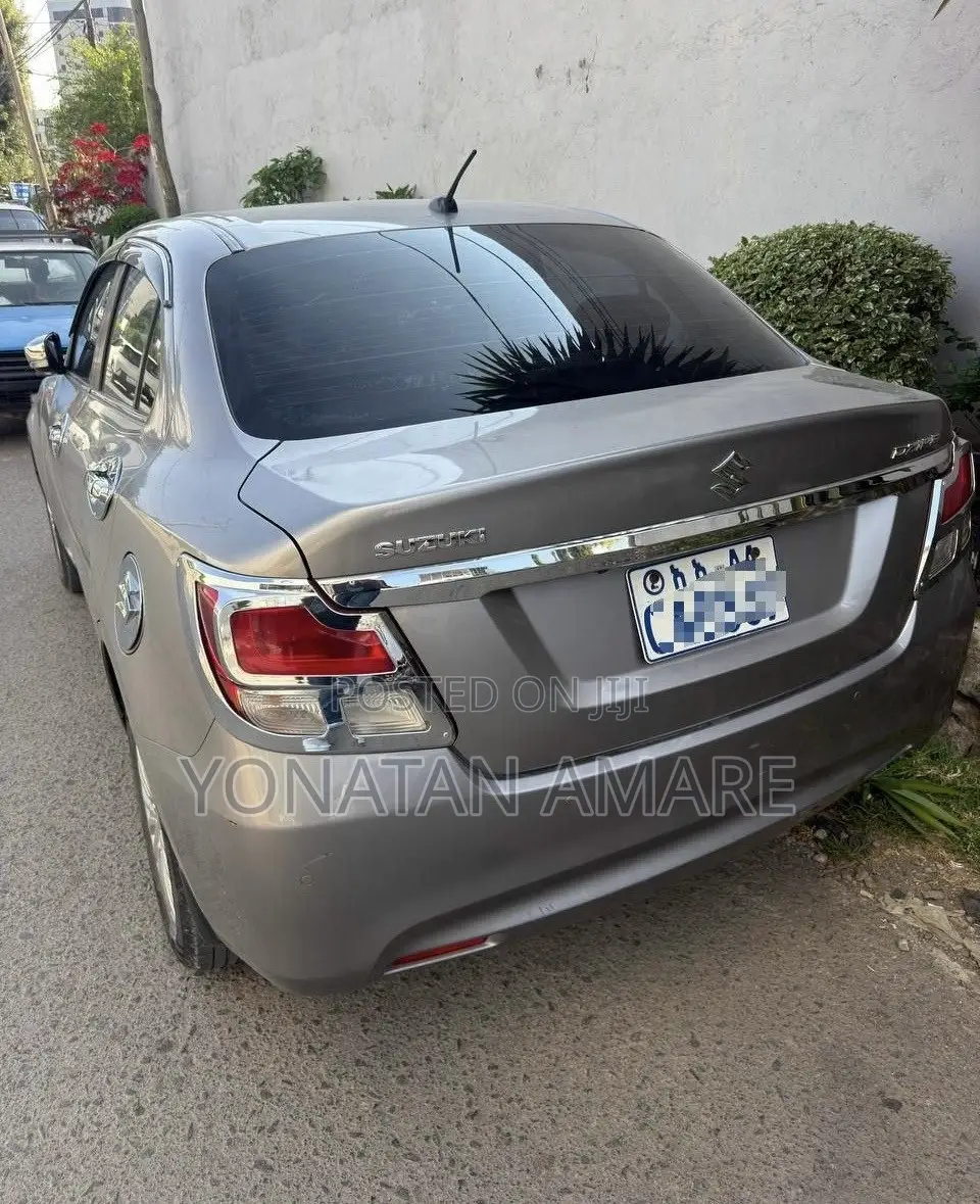 Suzuki Dzire 2022 Silver
