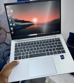 New Laptop HP EliteBook 840 10 16GB Intel Core i7 SSD 512GB