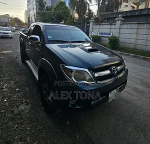 Toyota Hilux 2007 Gray