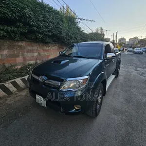 Toyota Hilux 2007 Gray