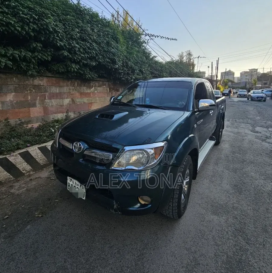 Toyota Hilux 2007 Gray