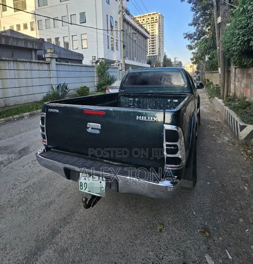Toyota Hilux 2007 Gray