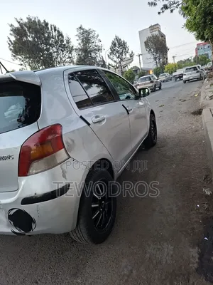 Toyota Yaris 2010 Silver