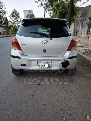 Toyota Yaris 2010 Silver