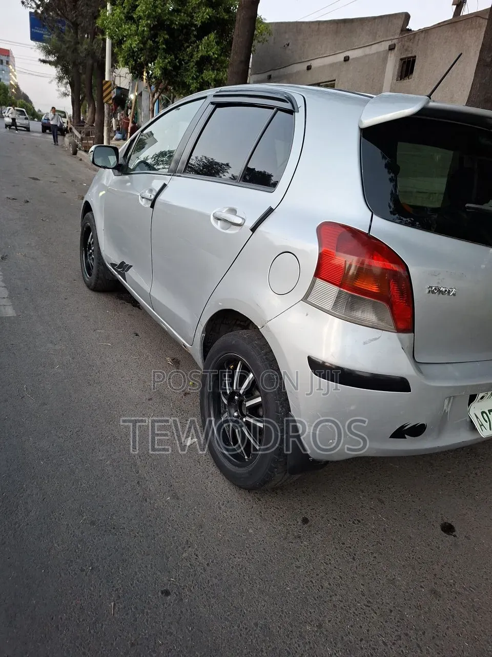 Toyota Yaris 2010 Silver