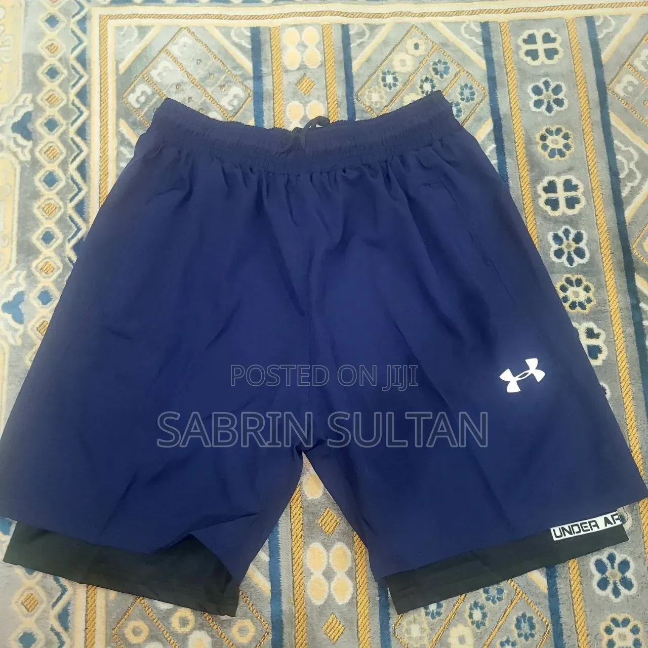 የUnder Armour የስፖርት ቁምጣ