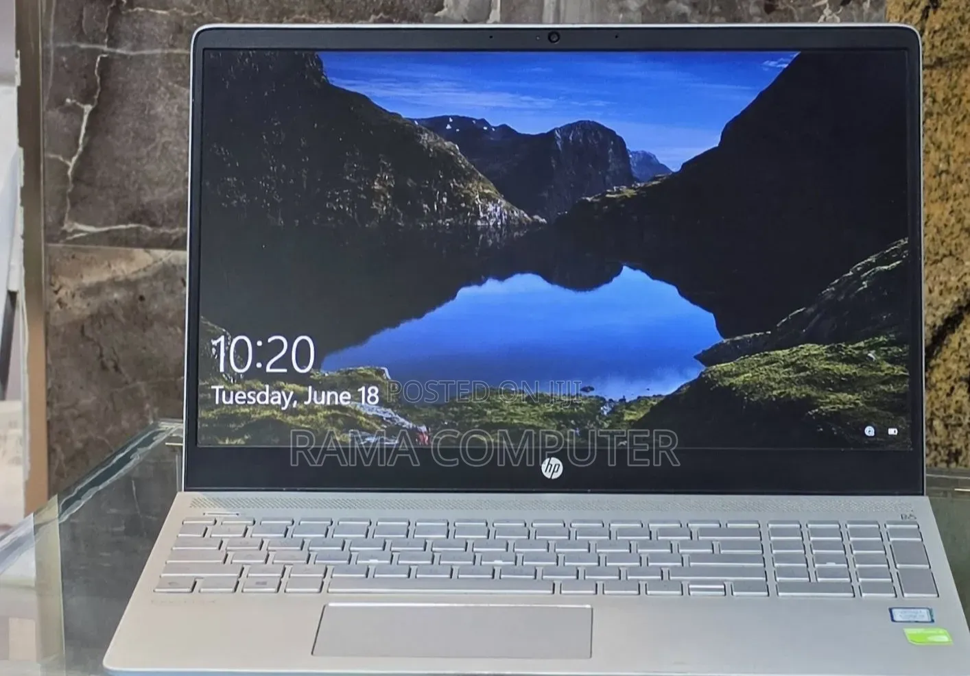 New Laptop HP Pavilion 15 8GB Intel Core i5 SSD 256GB