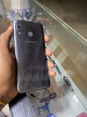 Samsung Galaxy A30 64 GB Black