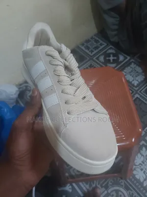 Adidas Campus Shoes ፡ ኦሪጅናል ጫማ ከድሬ የመጣ ፡ ዋጋ 3800