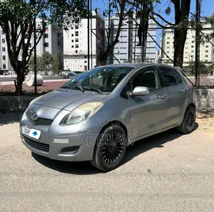 Toyota Yaris 2010 Silver