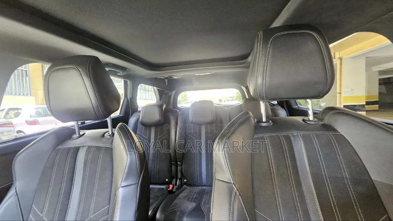 Peugeot 5008 2021 Gray