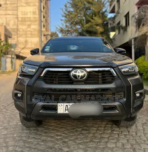 Toyota Hilux 2021 Gray